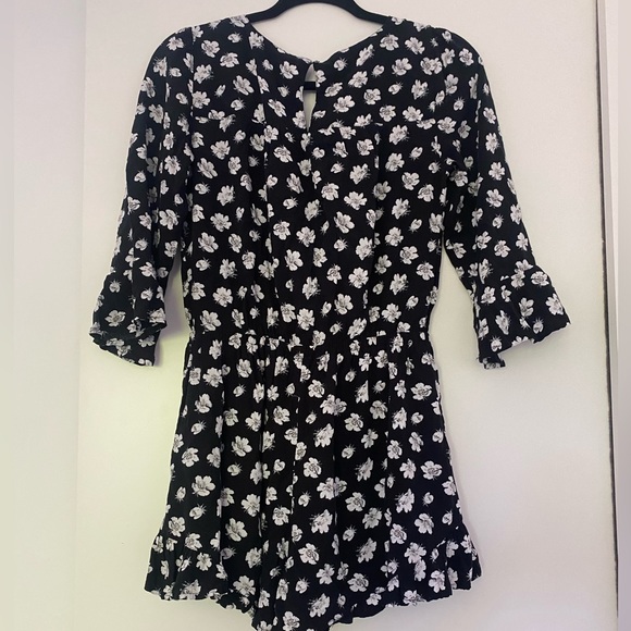 Abercrombie & Fitch Floral Keyhole Romper - Picture 2 of 3